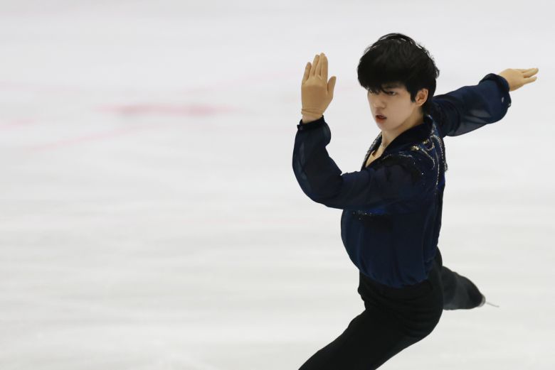 차준환이 9일 오후 의정부 실내빙상장에서 2022 베이징 동계올림픽 국가대표 선발전을 겸해 열린 'KB금융 코리아 피겨스케이팅 챔피언십 2022' 대회 3일차 시니어 남자 싱글 프리 스케이팅 경기에서 연기를 펼치고 있다. [연합]