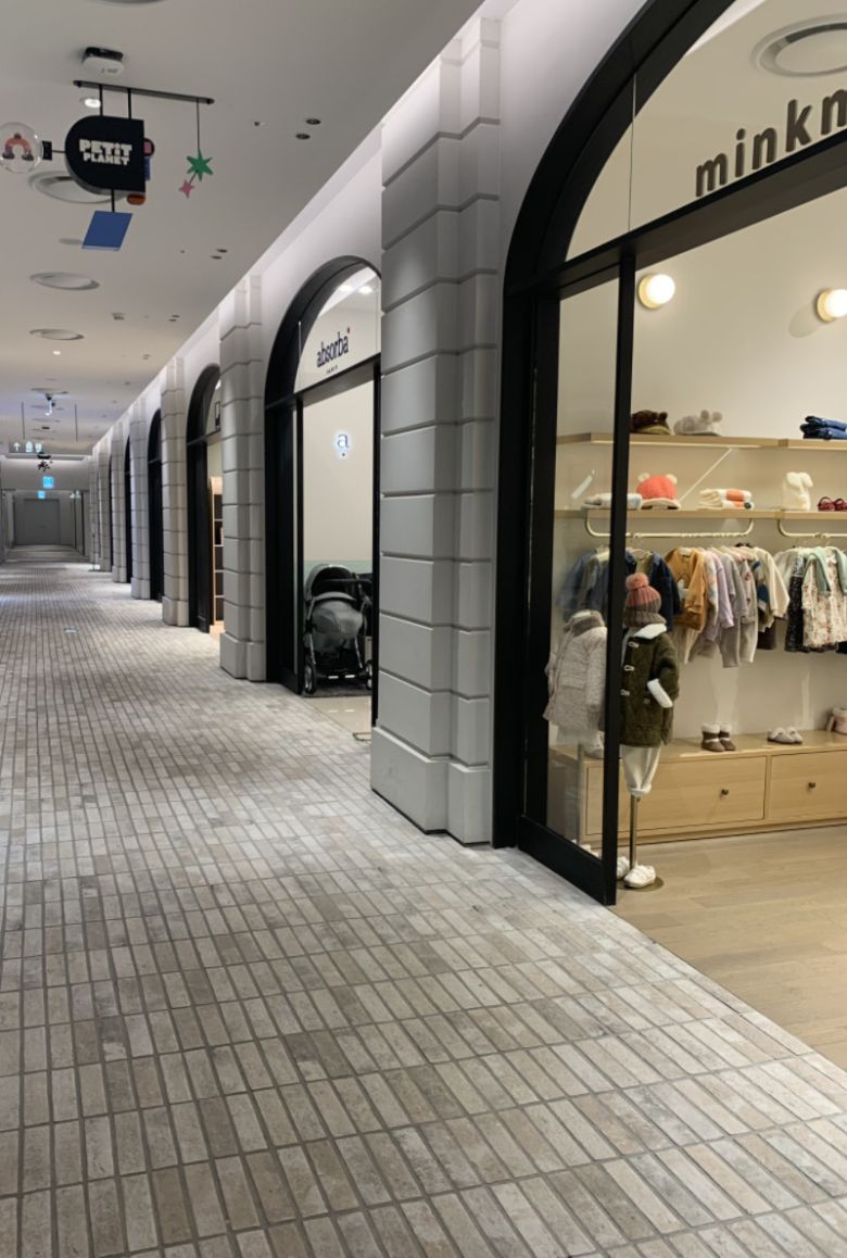 한산한 유아·아동 백화점 매장/이정아 기자