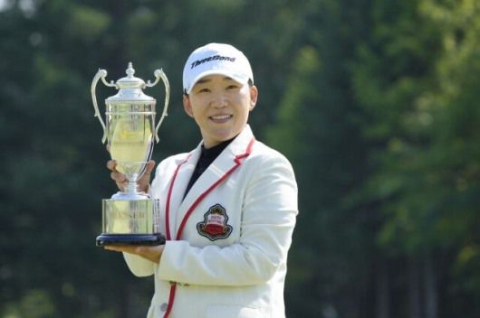 신지애는 지난해 7월 다이토겐타쿠레이디스에서 일본 여자 투어 28승을 올렸다.