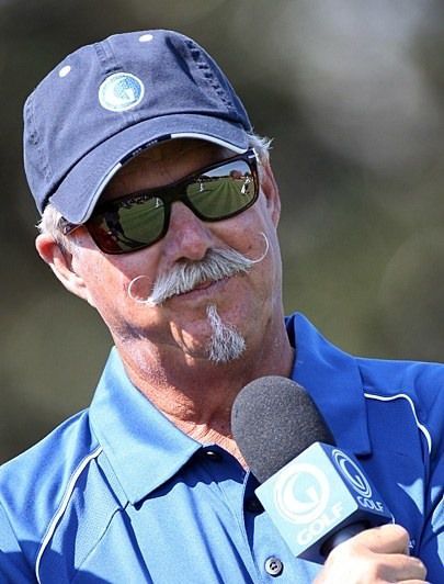 콧수염이 일품인 TV 캐스터 게리 맥코드