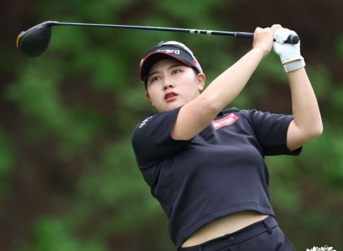 김희지가 첫날 6타를 줄여 한 타차 2위로 마쳤다. [사진=KLPGA]