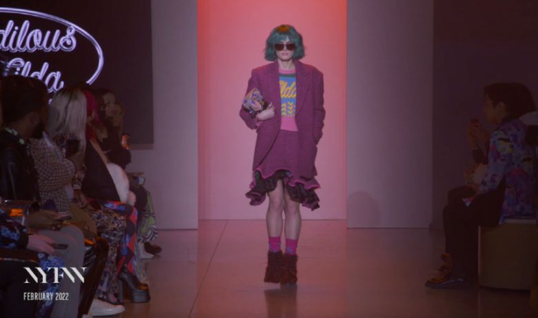 AI 아티스트 틸다와 박윤희 디자이너와 협업해 뉴욕 패션 위크에서 공개한 컬렉션. [LG 제공]