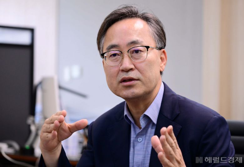 유성훈 서울 금천구청장이 23일 헤럴드경제와 인터뷰에서 “금천구를 전국에서 손꼽히는 혁신도시로 만들고 싶다”고 말했다. 이상섭 기자