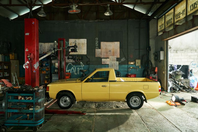 영화 ‘서울대작전’에서 주인공 차량으로 활약하는 포니 픽업. [현대차 제공]