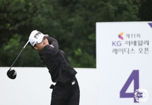 KG·이데일리 레이디스 오픈 우승을 차지한 황정미. [사진=KLPGA]
