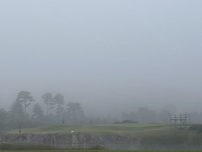 29일 KPGA 현대해상 최경주 인비테이셔널 1라운드 당시 여주 페럼CC의 안개 상황./KPGA 제공