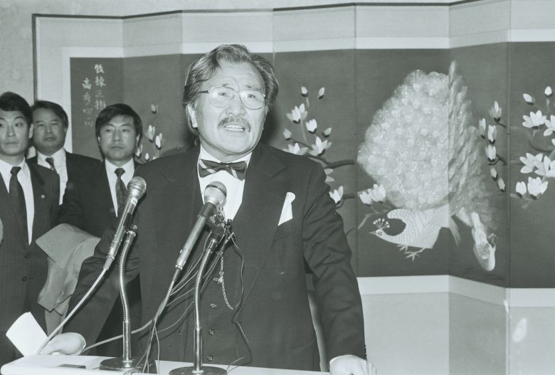 보수진영 원로 인사인 김동길 연세대 사학과 명예교수가 지난 4일 별세했다. 사진은 1992년 통일국민당 시절 김동길 명예교수의 모습. [연합뉴스]