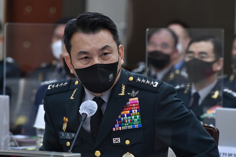 김승겸 합동참모본부 의장이 6일 서울 용산구 합동참모본부 청사에서 열린 국방위원회의 합동참모본부 등의 국정감사에서 의원 질의에 답하고 있다. [연합]