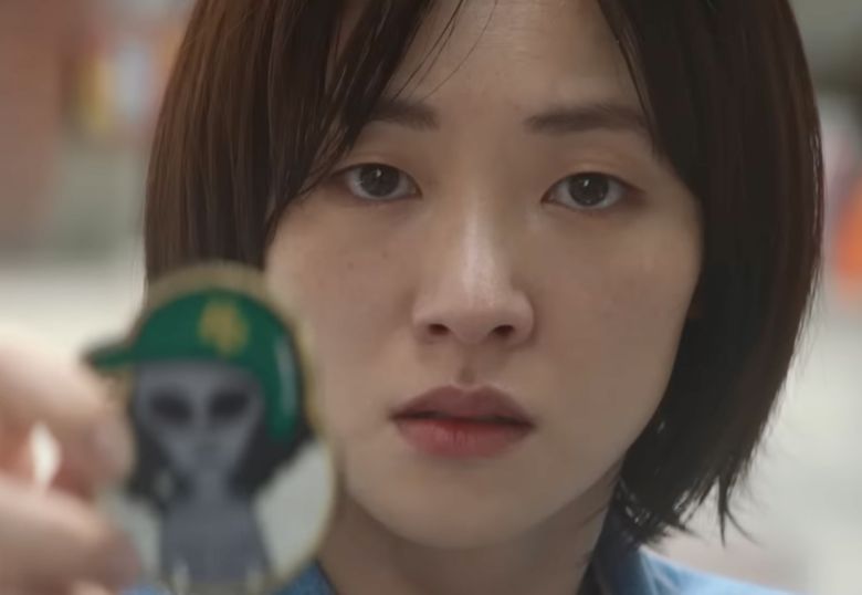 넷플릭스가 지난 7일 공개한 한국 오리지널 콘텐츠 글리치의 한 장면. [유튜브 공식 영상 캡처]