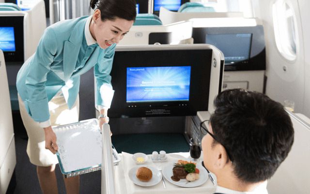 대한항공 승무원. [대한항공 공식 홈페이지]