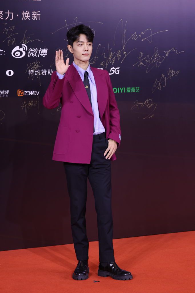 지난달 29일 중국 장쑤성 쑤저우에서 열린 '2022 웨이보TV 인터넷 비디오 서밋' 행사에서 중국 배우 샤오잔이 레드카펫 위에서 카메라를 향해 포즈를 취하고 있다. [게티이미지]