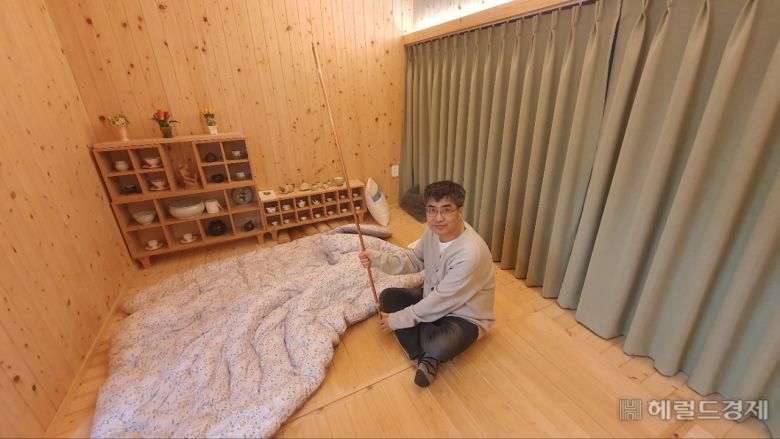 양 이사는 30년전부터 히트파이프를 이용한 난방시스템 연구를 시작했다. 전기를 사용하지만 전자파가 없는 온돌난방시스템이다. 서인주 기자