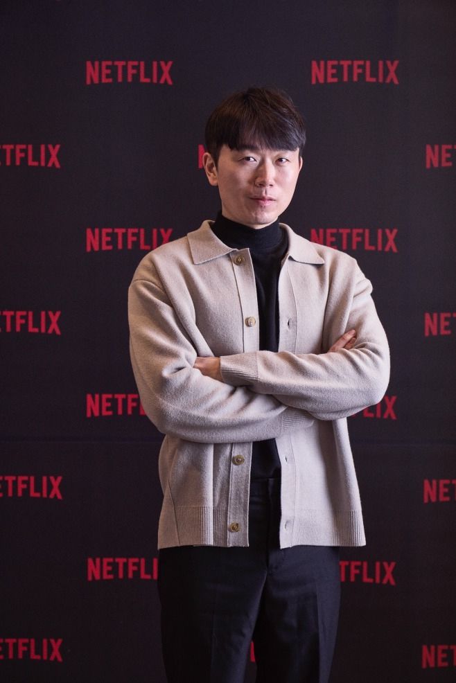 장 PD는 “기억에 남는 해외 반응으로는 왜 한국에서만 하느냐. 우리나라에 이런 사람이 있는데 라며 제 메일로 보내주시는 분들도 있다”고 말했다. 또한, “방탄소년단 정국이 ‘피지컬:100‘을 시청하며 팬들과 소통하는 라이브 방송을 봤다. 자랑하지 않으려고 했는데... 감사 드리고 싶다. 동시접촉자가 1000만명이 넘더라”