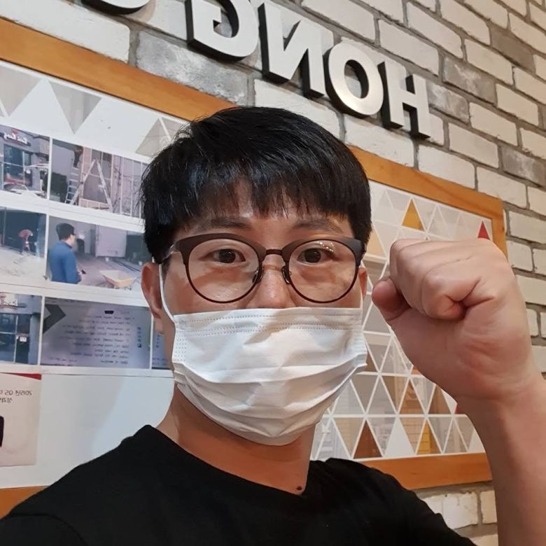 실제 작가는 1년 가량 나홀로 사장으로 버티며 매장을 운영했다.