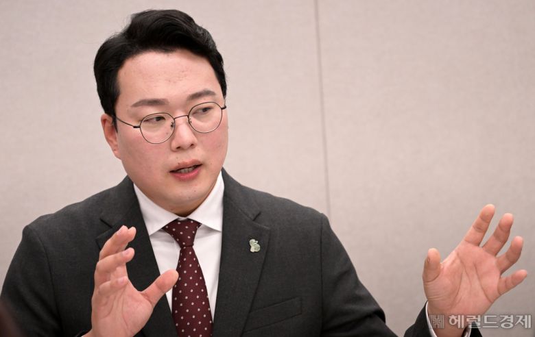 천하람 국민의힘 당대표 후보가 22일 오전 서울 여의도에서 헤럴드경제와 인터뷰를 하고 있다. 이상섭 기자