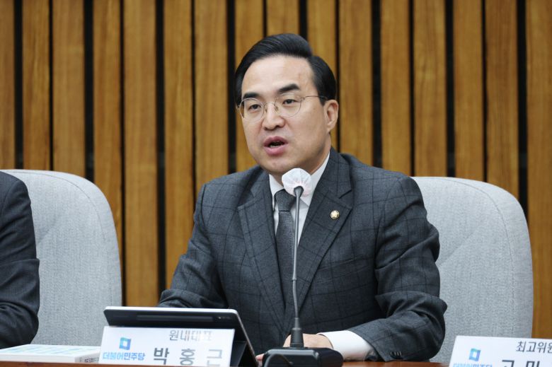 박홍근 더불어민주당 원내대표가 6일 오전 국회에서 열린 확대간부회의에서 발언하고 있다. [연합]