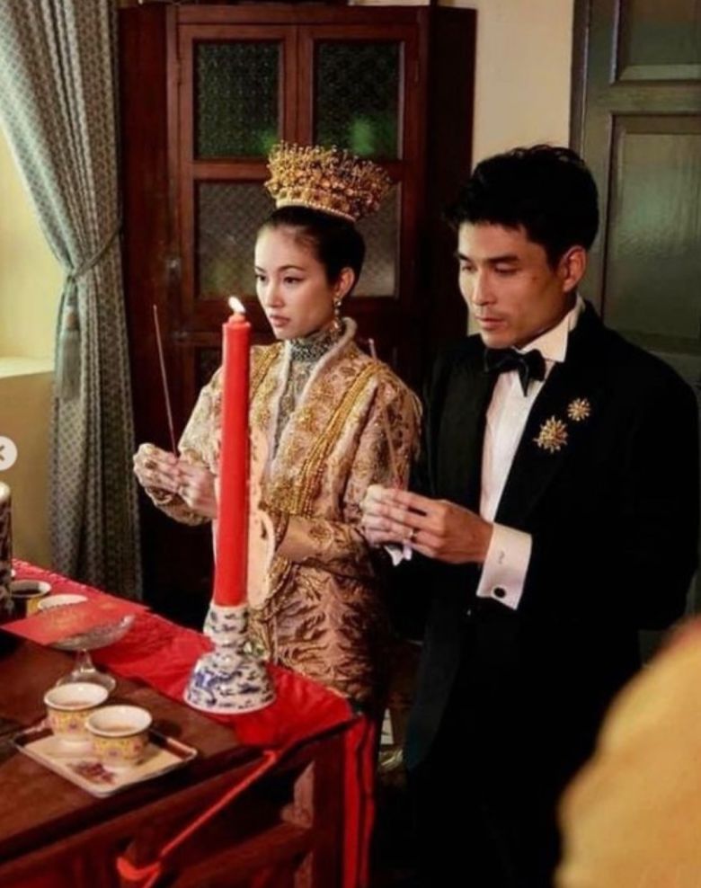 농포이(36)와 사업가 오크 파콰홍욕(41)가 결혼식을 올린 가운데, 농포이가 결혼식에서 입은 예복이 7억5000만원 상당으로 알려졌다. [SNS캡처]