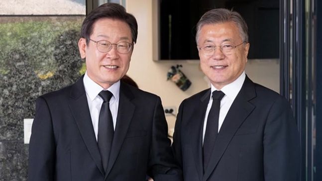 이재명 더불어민주당 대표와 문재인 전 대통령 [연합]