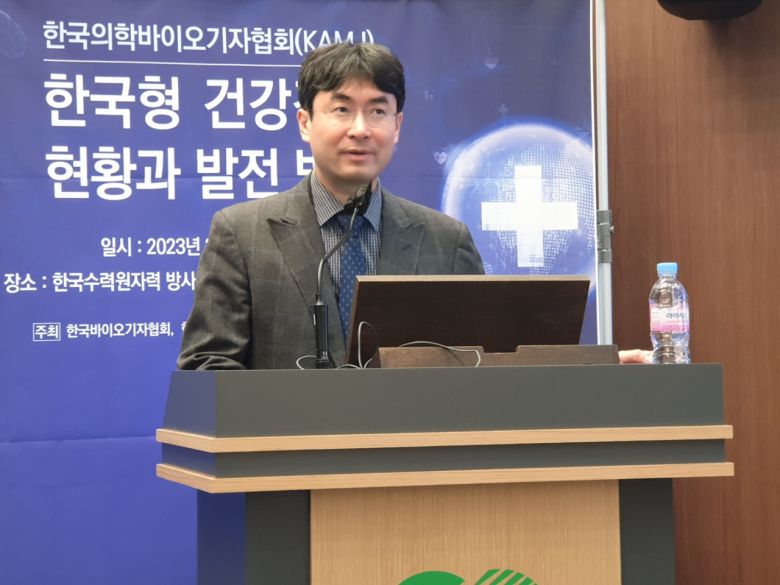 서울대병원 가정의학과 박상민 교수는 MZ세대인 20~30대의 건강 포인트로 다이어트 후 요요 현상과 사망과의 연관성, 음주와 고혈압, 음주와 뼈 건강의 연관성, 금연과 심혈관 질환 등을 지목하며 MZ세대를 위한 국가건강검진 항목 설정의 중요성을 제시했다.