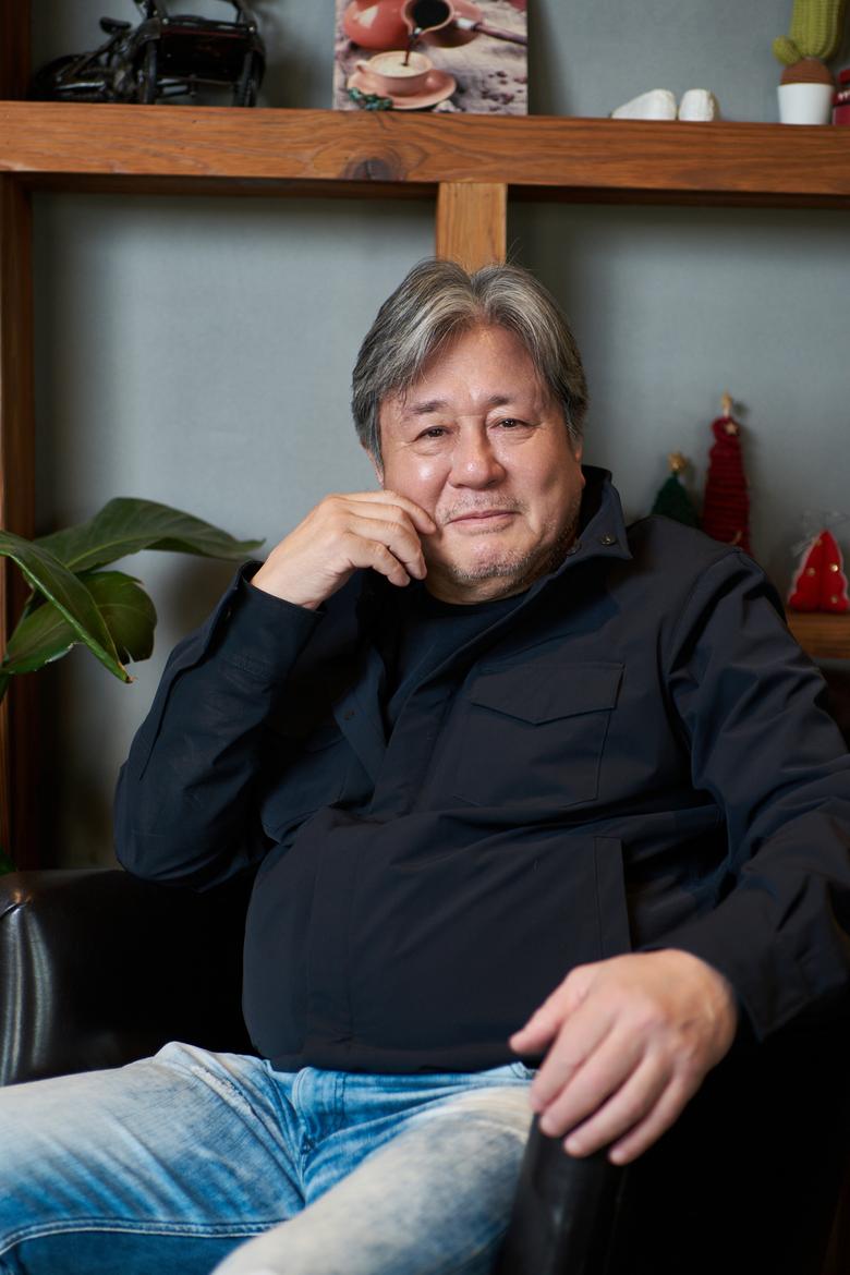 최민식은 그 점에서 손석구가 가장 어려웠을 거라고 했다. 코리안 데스크 오승훈(손석구)이 왜 필리핀에 왔는지부터 난관에 부딪혔다.