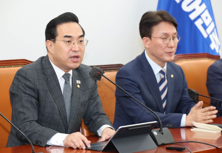 박홍근 더불어민주당 원내대표가 28일 국회에서 열린 원내대책회의에서 발언하고 있다. [연합]