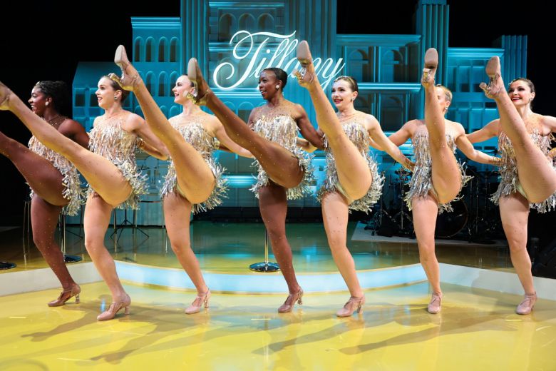 뉴욕 주얼리 무대의 캉캉춤