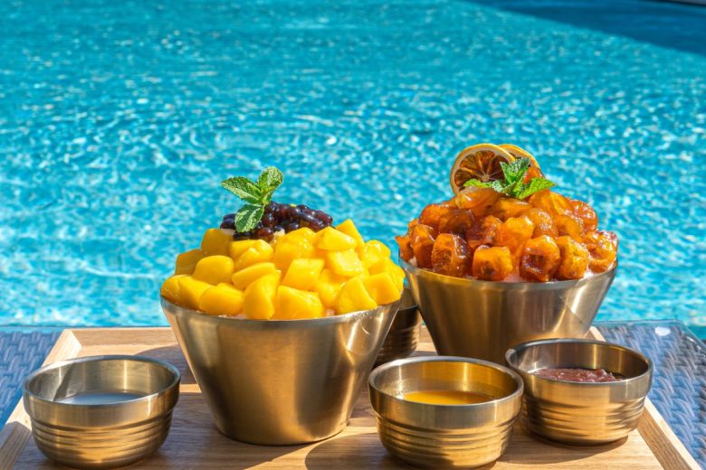 WE제주, 금귤빙수(우측)가 특제 중 하나이다.