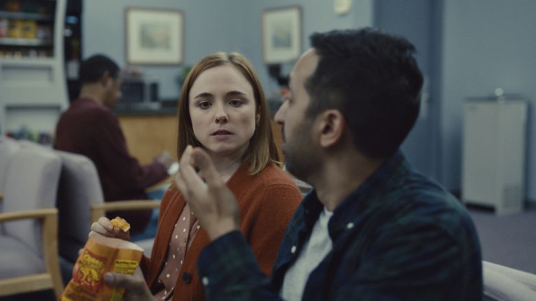 개인 정보 보호 캠페인 광고 ‘대기실의 목소리’ 장면. [애플 제공]