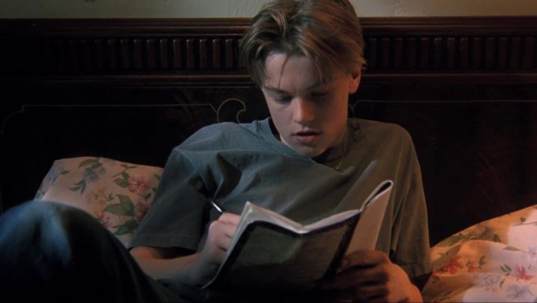 마약 중독자에서 작가로 변신한 짐실제 인물 짐 캐롤은 마약 생활을 청산한 뒤 꿈을 하나씩 찾아갔습니다.