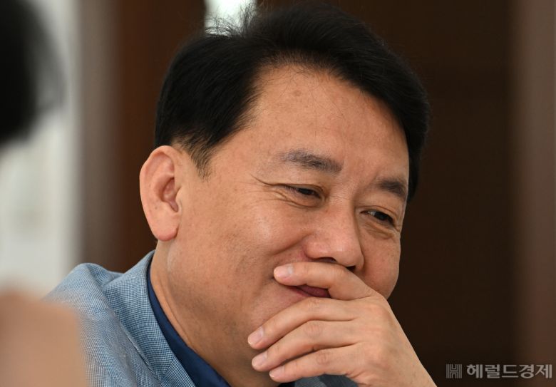 이광재 국회 사무총장이 22일 서울 영등포구 여의도 국회의사당 내 집무실에서 헤럴드경제와 인터뷰를 하고 있다. 임세준 기자