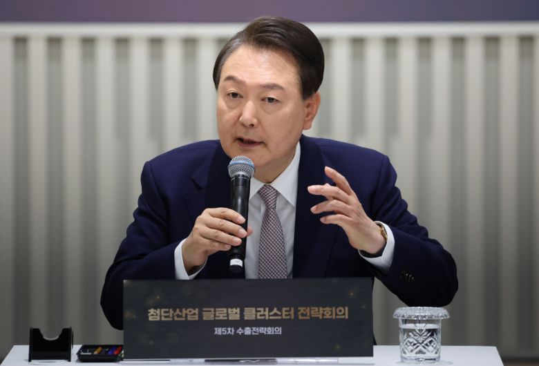 윤석열 대통령이 1일 서울 강서구 서울창업허브 엠플러스에서 열린 제5차 수출전략회의에서 발언하고 있다. [연합]