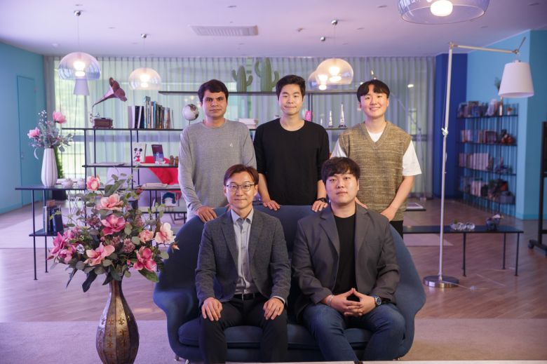 이번 연구를 수행한 UNIST 권영국(아랫줄 왼쪽) 교수 연구팀.[UNIST 제공]