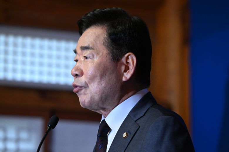 김진표 국회의장이 4일 서울 영등포구 여의도 국회에서 열린 취임 1주년 기자간담회에 참석해 발언하고 있다. 임세준 기자