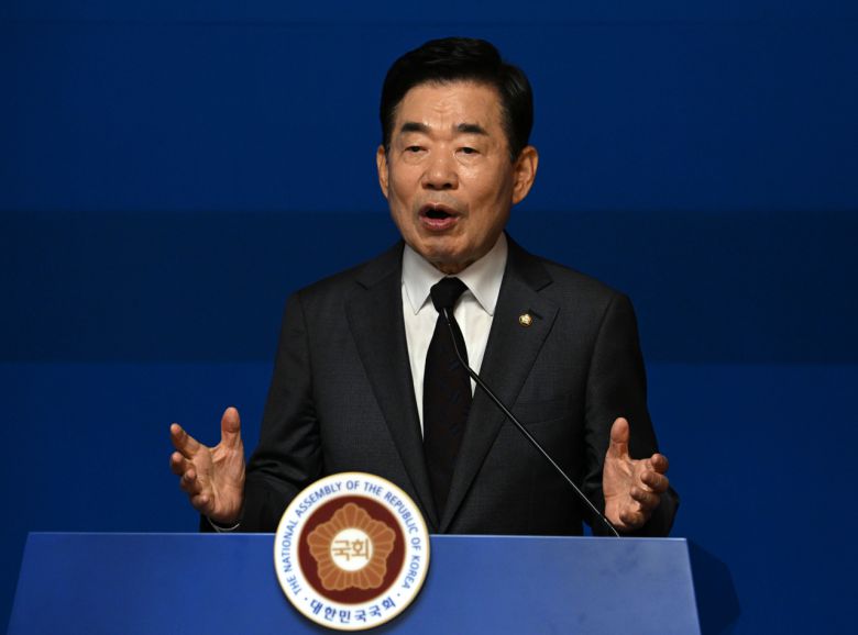 김진표 국회의장이 4일 서울 영등포구 여의도 국회에서 열린 취임 1주년 기자간담회에 참석해 발언하고 있다. 임세준 기자