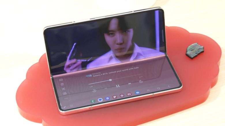 삼성전자가 26일 공개한 '갤럭시 Z폴드 5'. [삼성전자 제공]