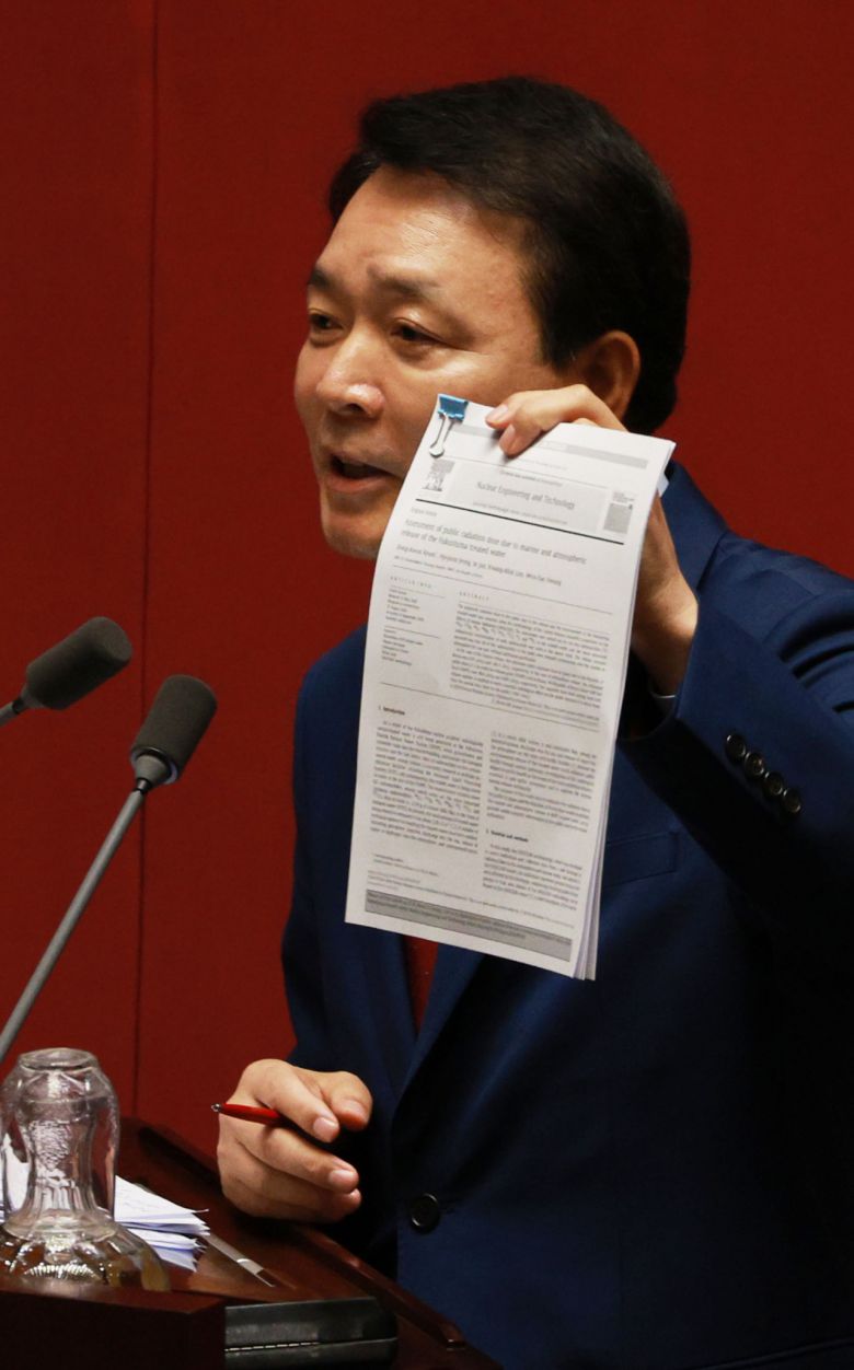 성일종 국민의힘 의원이 6일 오후 열린 국회 외교·통일·안보 분야 대정부질문에서 질의하고 있다. [연합]