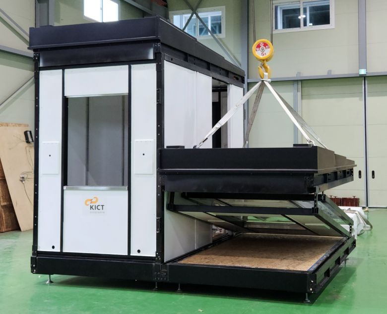 선별진료소용 폴더블 모듈러 시스템 시작품.[한국건설기술연구원 제공]