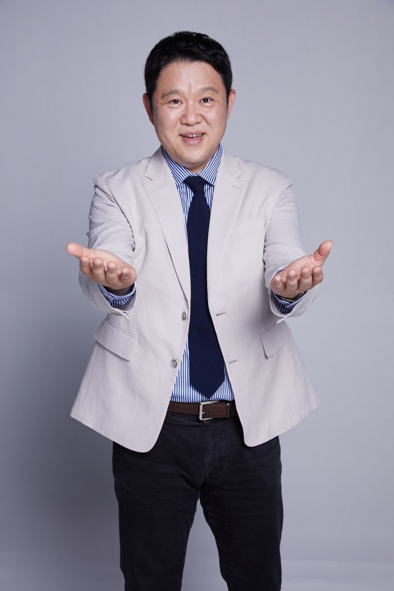 [헤럴드경제 = 서병기 선임기자]김구라가 트로트 오디션 심사위원 자리를 고사하고 ‘오빠시대’를 선택했다고 밝혔다.