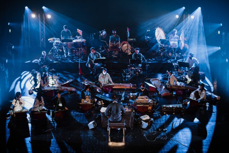 원일 예술감독이 이끄는 경기시나위오케스트라의 폴란드 바르샤바 드라마티즈니 극장(Teatre Dramatyczny, Warsaw Poland)에서 유럽투어. [폴란드 바르샤바 크로스컬쳐 페스티벌 제공]