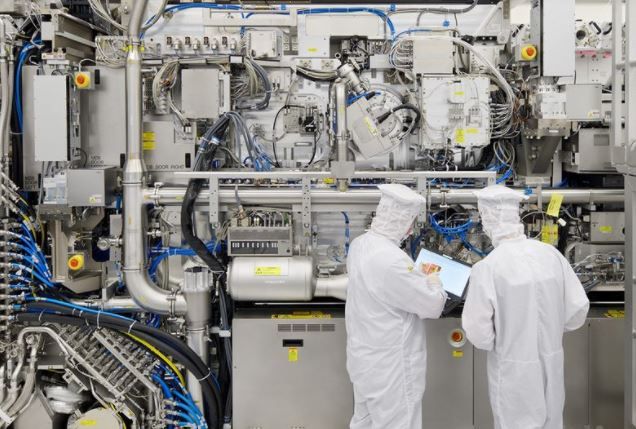 네덜란드 ASML의 노광장비 생산 라인 [ASML SNS 캡처]