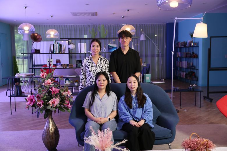 최문기(윗줄 왼쪽) 교수 연구팀.[UNIST 제공]