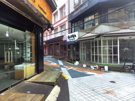 자영업자들이 더 이상 원리금을 감당하지 못해 문 닫는 업소가 늘고 있다. [헤럴드DB]