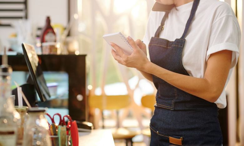 아르바이트 직원 [123rf]