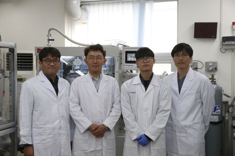 양극 소재 업사이클링 기술을 개발한 연구진. 전민구(왼쪽부터) 박사, 김형섭 박사, 김경선연구원, 김성욱 박사.[한국원자력연구원 제공]