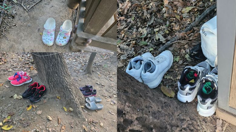 대모산 둘레길 입구에 맨발걷기를 즐기는 시민의 신발이 놓여 있다. 박지영 기자