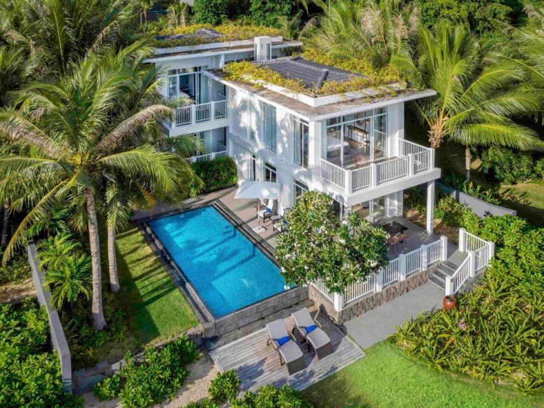 모든 숙소가 독채 스위트 풀빌라 형식임에도 서울 시내 중심가 호텔의 일반실과 비슷하거나 약간 비싼 정도이다.