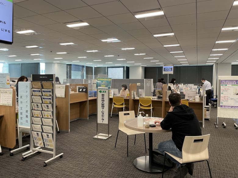 지난 13일 찾은 일본 도쿄의 외국인고용서비스센터. 한 외국인 유학생이 상담을 위해 기다리고 있다.[도쿄=안세연 기자]