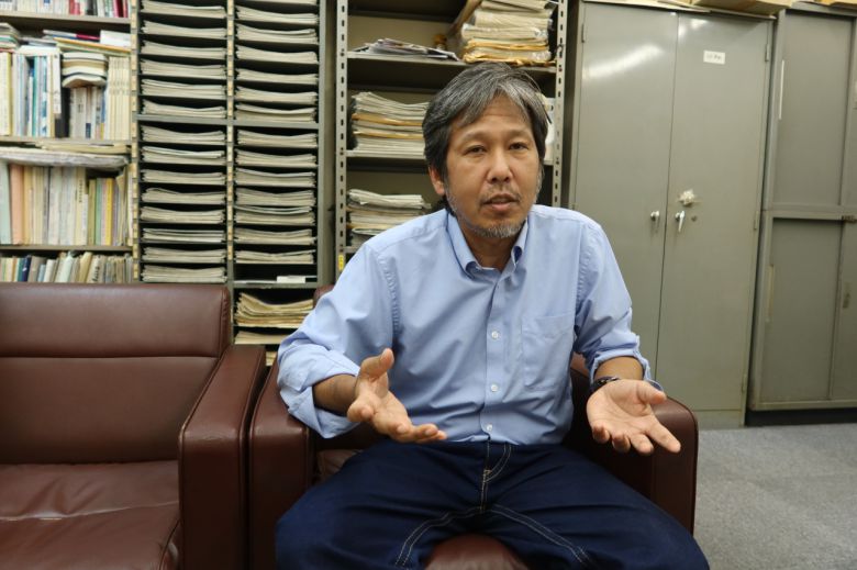 지난 13일 이시바시 가쿠 가와사키 신문 편집위원이 헤럴드경제와의 인터뷰를 하고 있다. [박지영 기자]