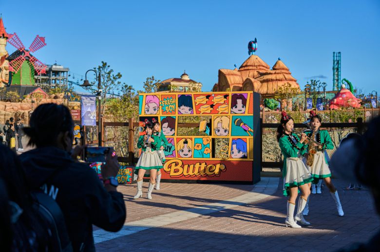 하이브의 ‘더 시티(THE CITY)’ 프로젝트는공연을 보기 위해 부산을 방문한 팬들에게 방탄소년단이라는 거대IP로 쇼핑, 엔터테인먼트, 테마파크, 숙박 등을 함께 하며 공연 이상의 경험을 제공한다. [빅히트뮤직 제공]