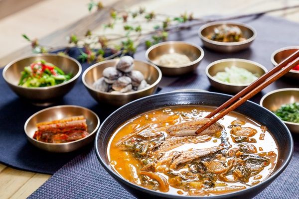 생긴 걸로만 보자면 이걸 왜 먹지 싶기도, 너무 작아 먹잘 것이 없게 느껴질 수도 있다.